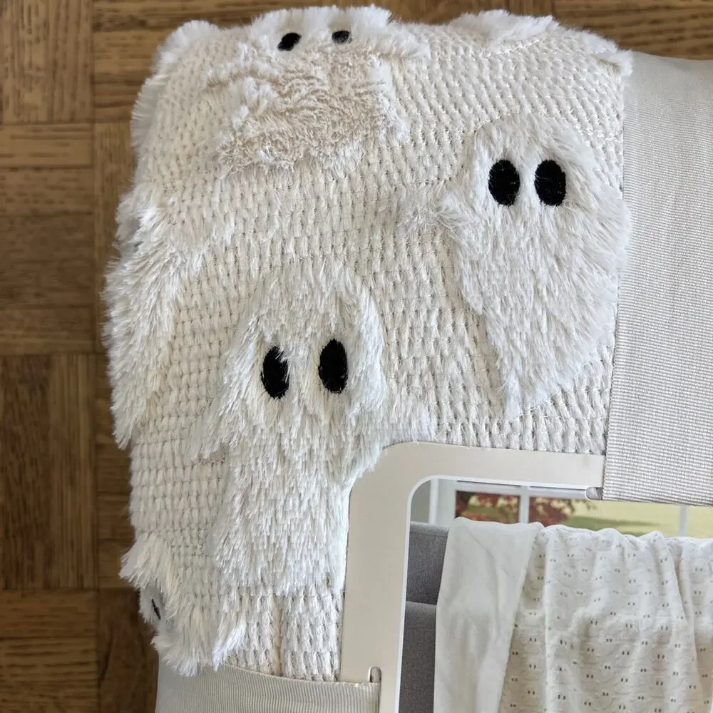 Costco Viral Halloween Ghost Embroidered Faux Fur Throw Blanket 60x70 NEW